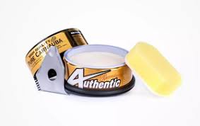 Ejemplo de cera de carnauba aplicada a coches (limpieza)